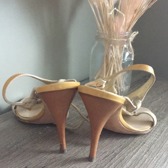 Authentic Giuseppe Zanotti sandals with ornament in gold/nude 36.5 - Picture 2 of 4